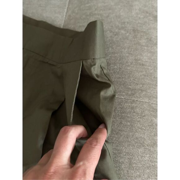 LaLaVon olive green high waist wide leg pleated shorts‎ sz medium - Picture 6 of 7